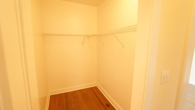 Building Photo - 2643 N Spaulding Ave
