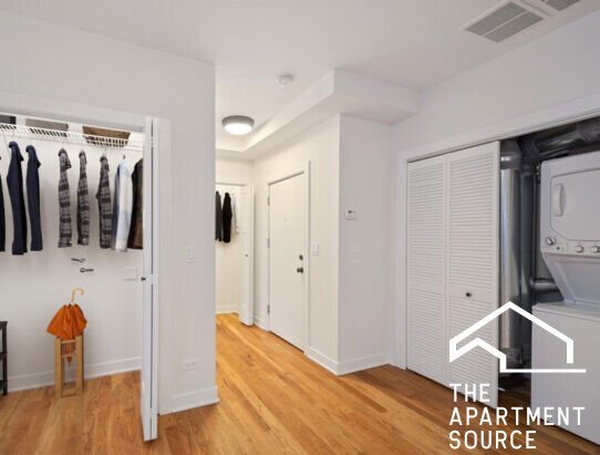 Photo - 2207 W Eastwood Ave Apartment
