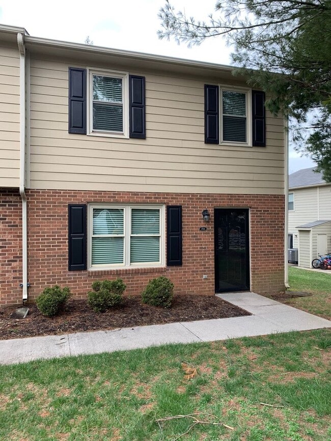 Building Photo - 1704 Emerald St