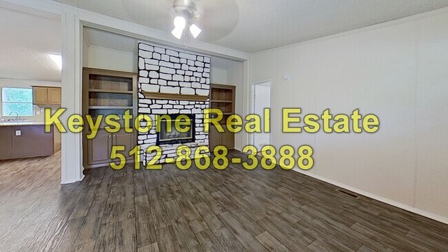 Foto del edificio - Lovely 4-bedroom, 2-bath home offering 2,048 sq ft on 1.21 scenic acres in Georgetown!