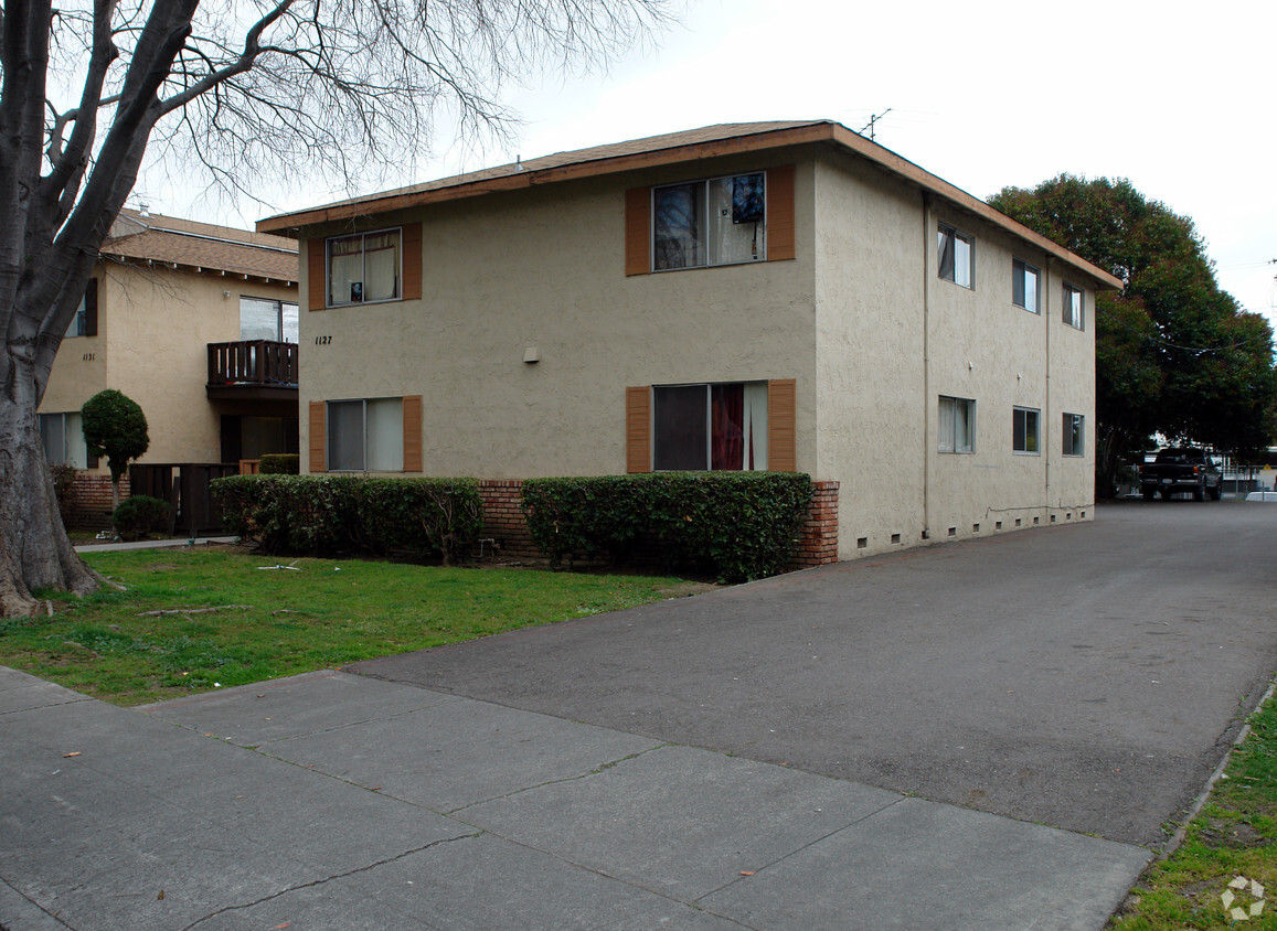 Building Photo - 1127 Ayala Dr