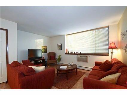 Foto del edificio - 805 E Henry Clay St