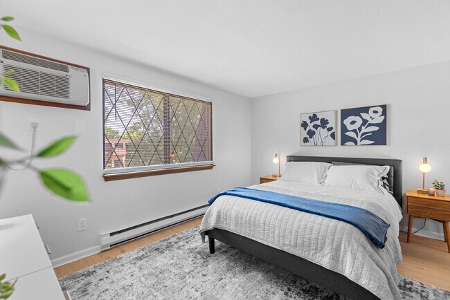 Foto del edificio - 7300 Cedar Post Rd