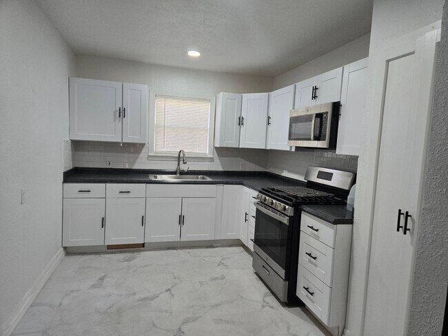 Foto del edificio - 1601 S 35th St