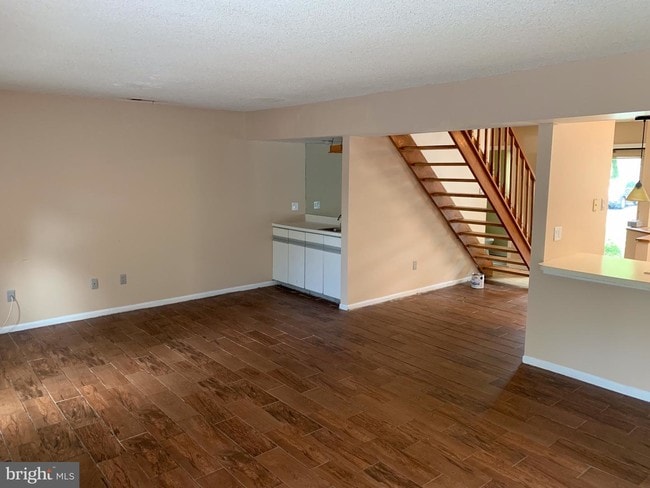 Building Photo - 201 Crown Prince Dr