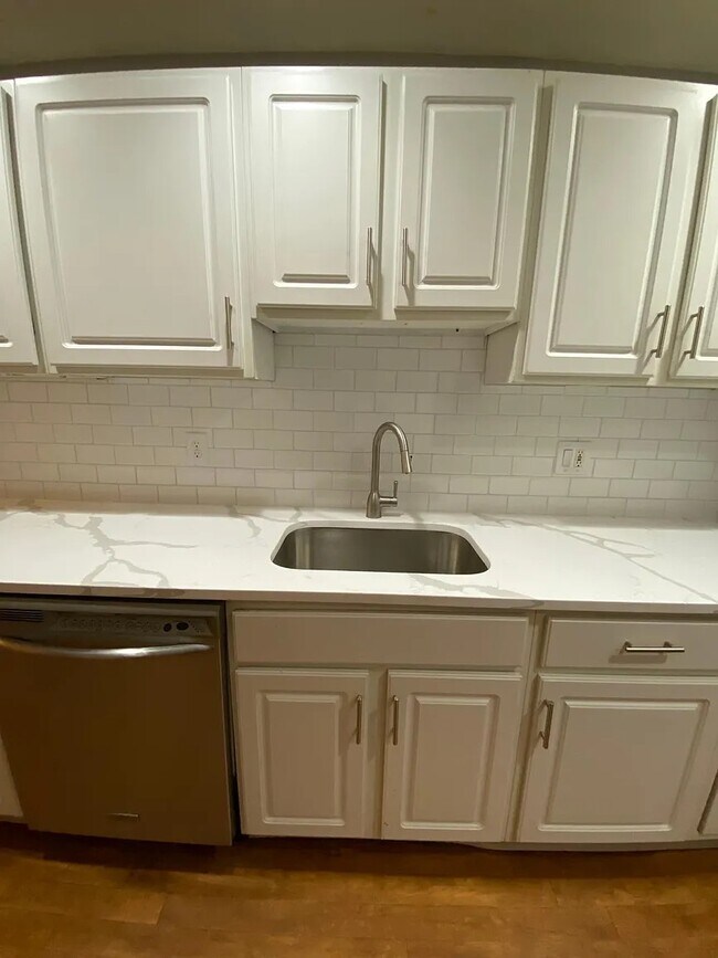 Building Photo - 45 McCoba St