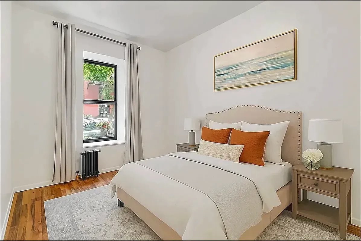 Building Photo - 115 Perry St