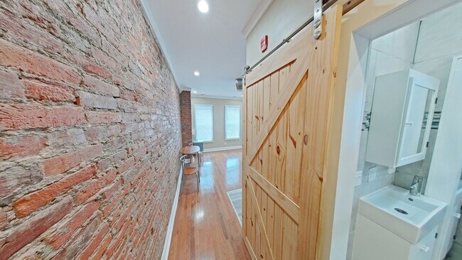 Foto del edificio - 122 N 53rd St