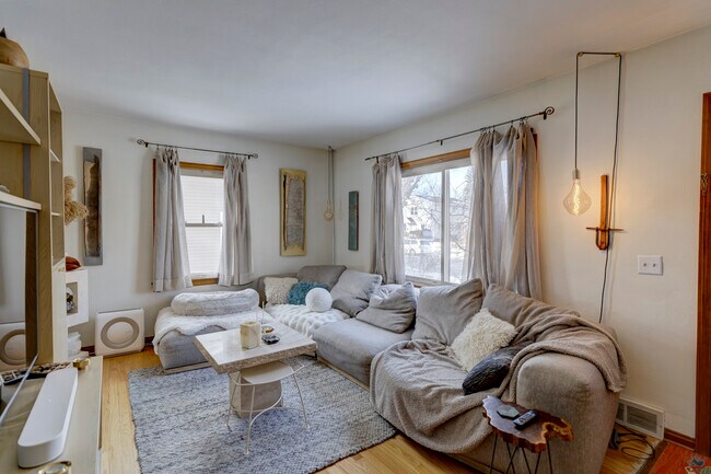 Foto del edificio - 3621 Dennett Dr