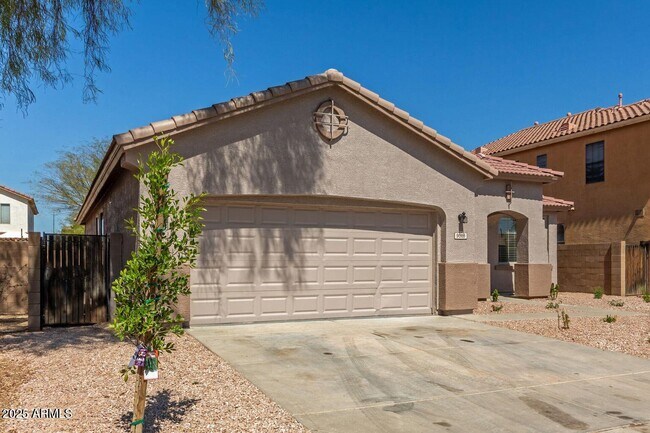 Building Photo - 9518 W Minnezona Ave