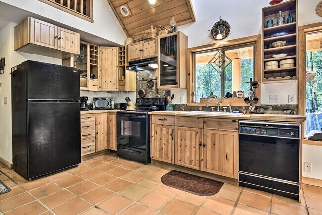 Foto del edificio - 21561 Hideway Ln