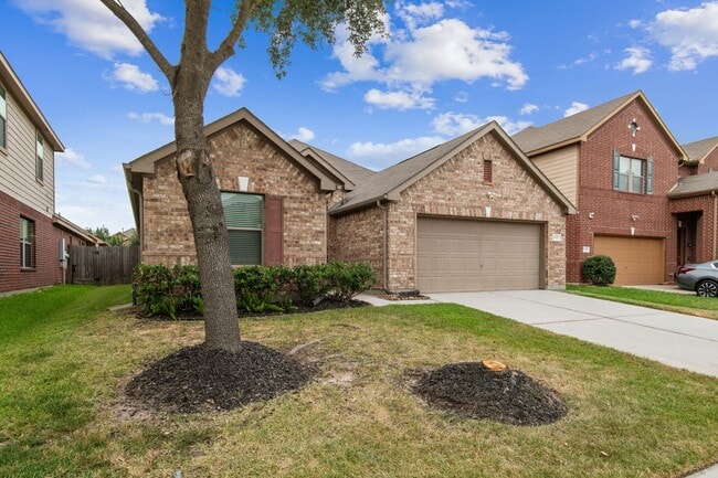 Building Photo - 16422 Sheffield Run Dr