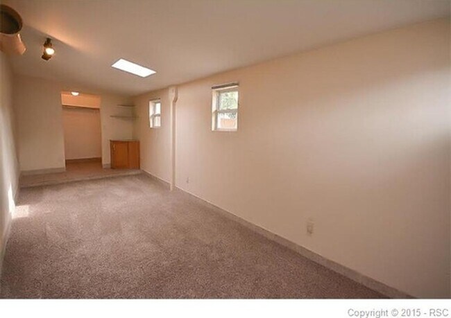 Foto del edificio - Cozy One-Bedroom Cottage with Oversized Garage