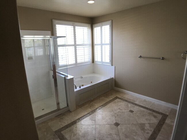 Building Photo - Rare large Garin Ranch 4-bedroom rental op...