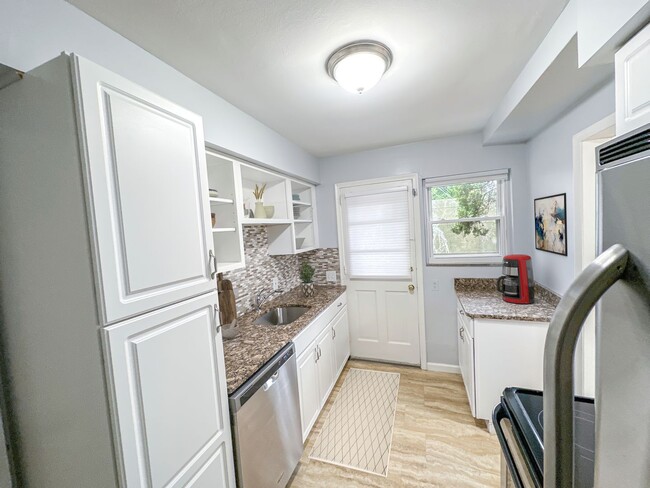 Foto del edificio - Putney Townhomes