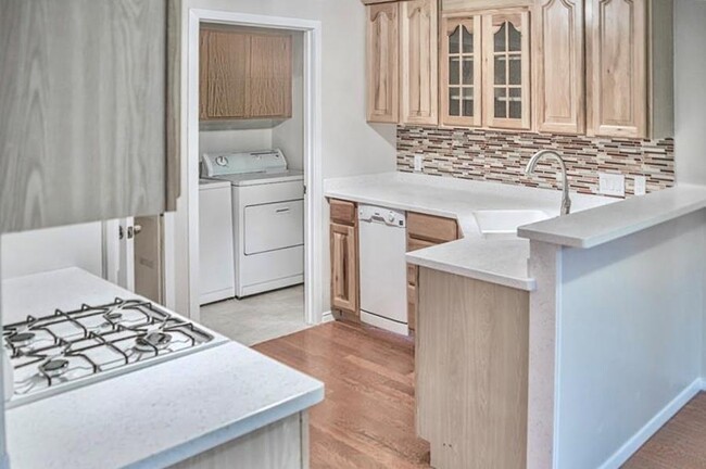 Foto del edificio - 1507 W Braker Ln