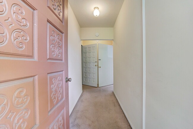 Photo - 604 S Flood Ave Townhome