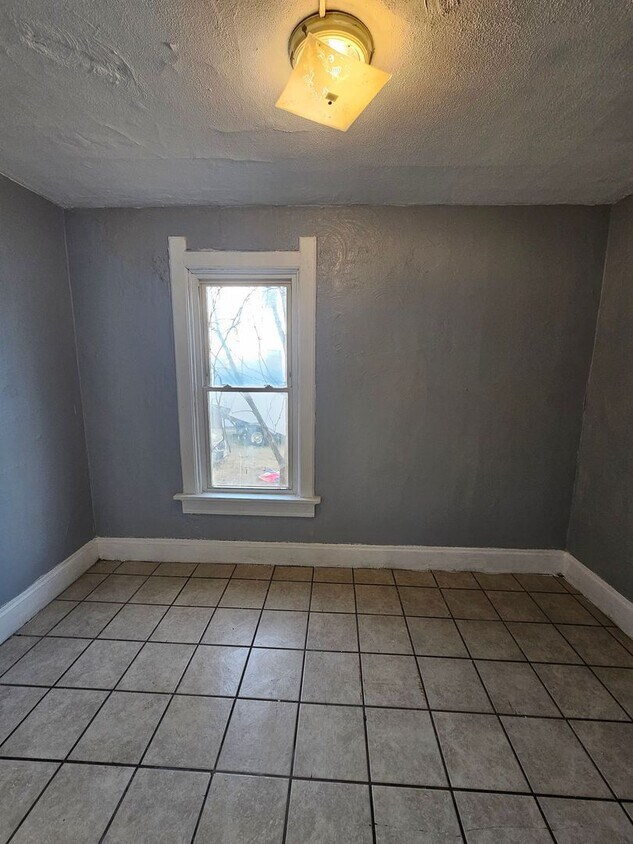 Primary Photo - 2145 N 29th St