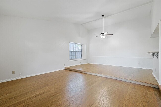 Foto del edificio - 2825 Windsor Dr