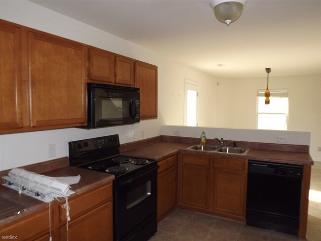 Building Photo - 114 Lockport Dr