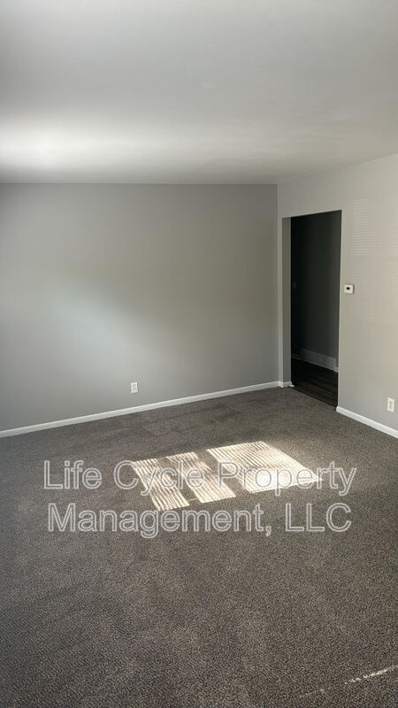 Foto del edificio - 4147 Poinsettia Avenue Southeast - 2