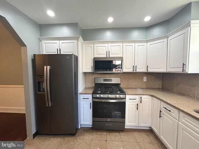 Foto del edificio - 6481 Morris Park Rd