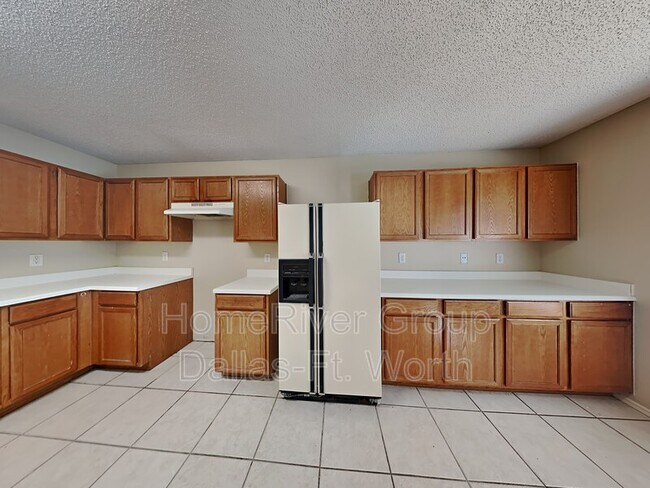 Building Photo - 2509 Clear Brook Dr