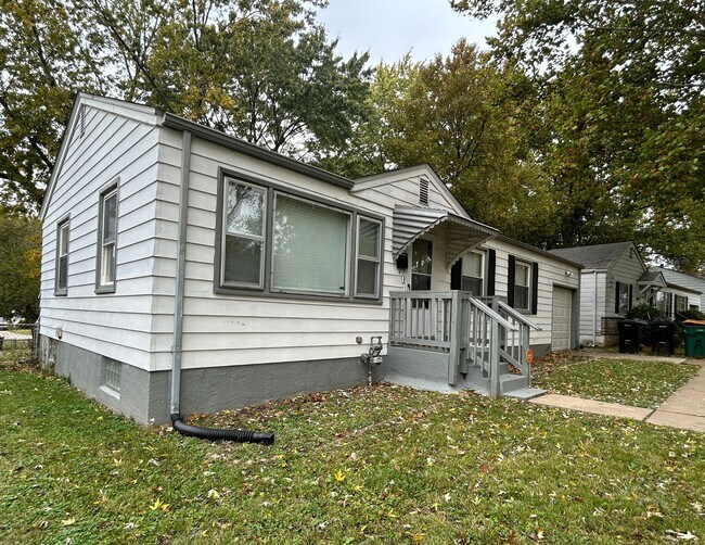 Building Photo - 1337 Odessa Dr