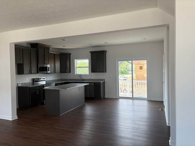 Foto del edificio - 130 Sitka Willow Dr