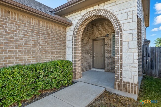 Building Photo - 619 Stampede Rd