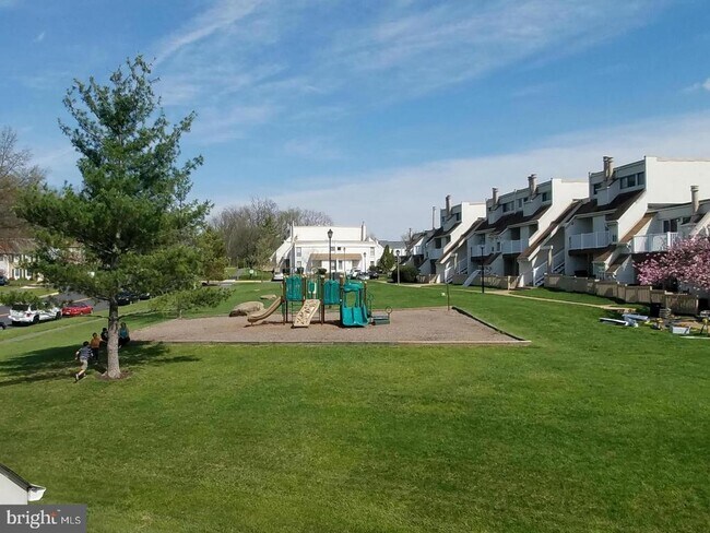 Foto del edificio - 1030 Warwick Ct