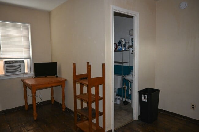 Building Photo - Applewood Apartments