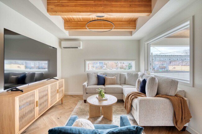 Foto del edificio - 5016 NE 26th Ave