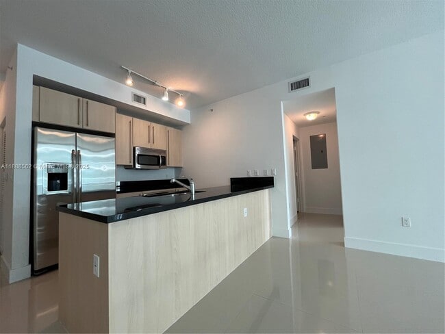 Foto del edificio - 79 SW 12th St