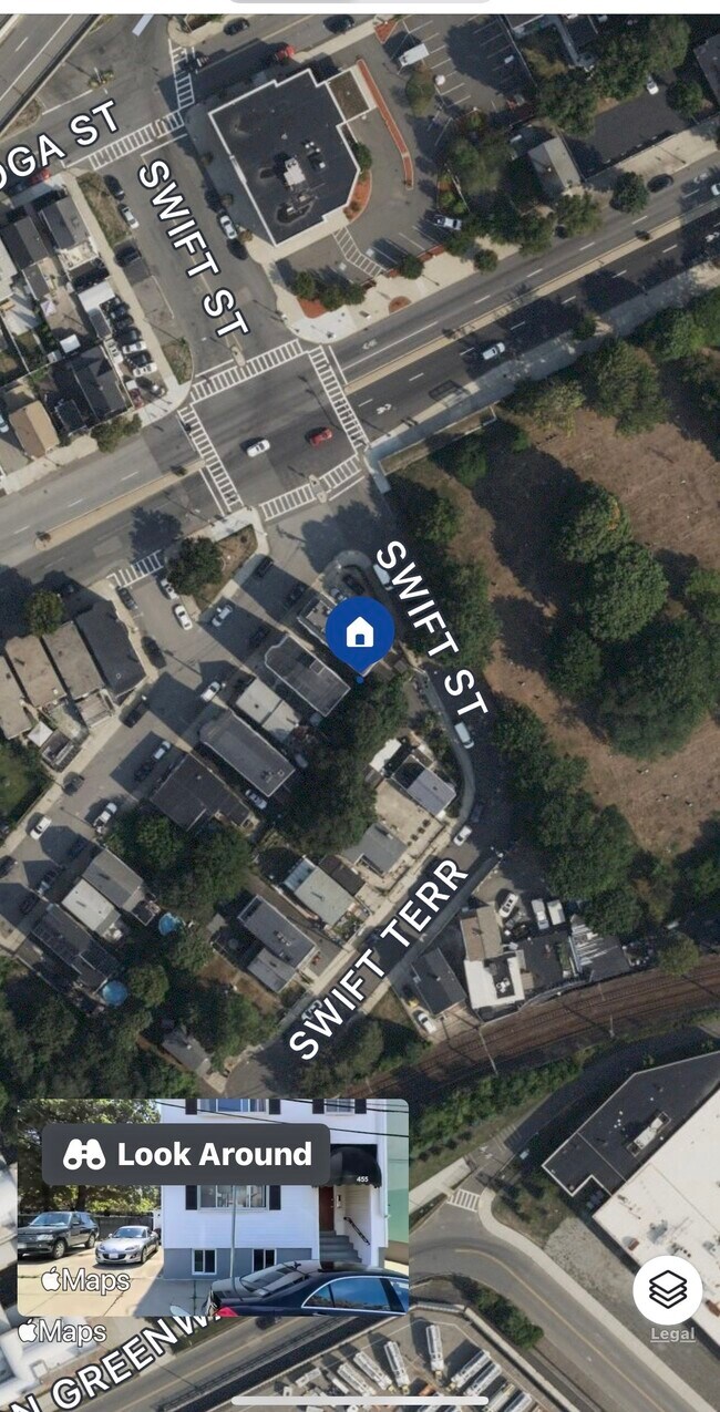 Building Photo - 455 Frankfort St