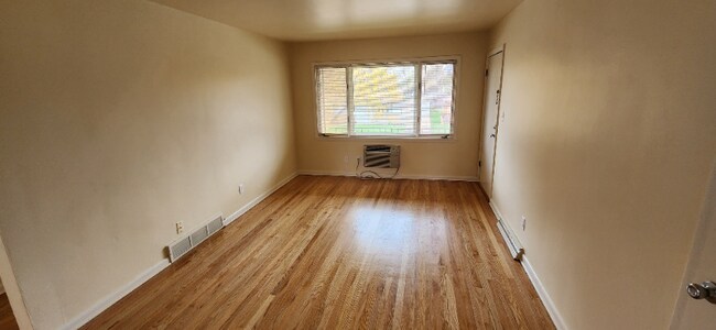 Foto del edificio - 9805 W Manitoba St