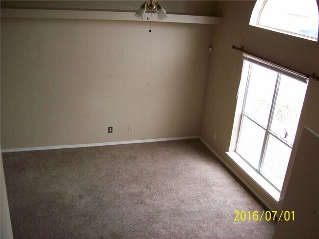 Foto del edificio - 11793 Corona Crest Ave