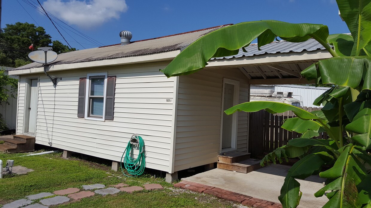 Foto principal - 103 Brunet St