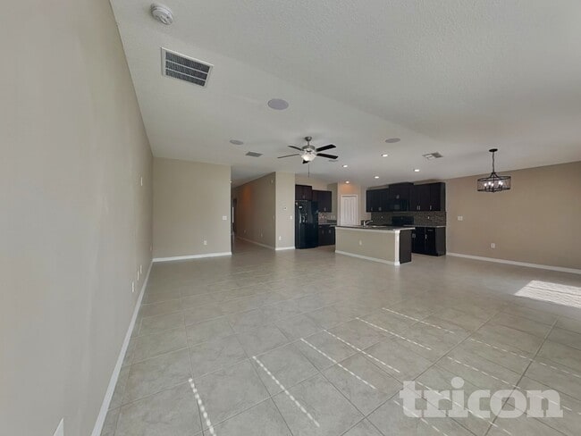 Foto del edificio - 4148 Salt Springs Ln