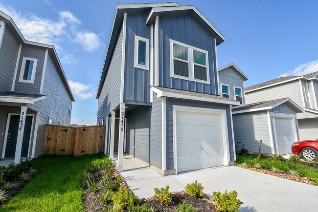 Building Photo - 21430 Carosella Dr