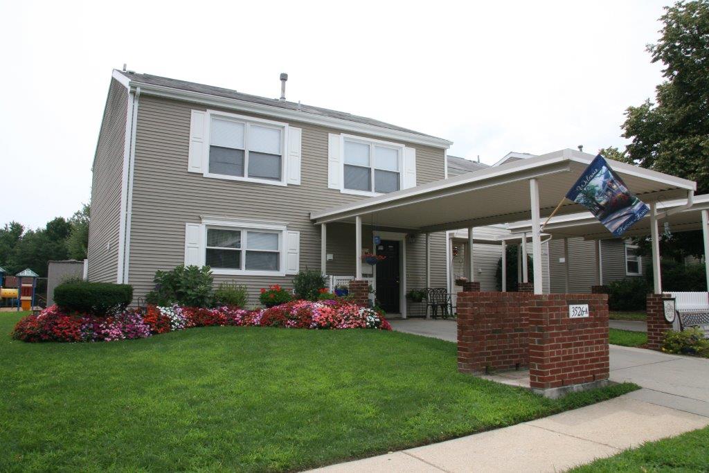 Casa con estacionamientos techado Patriot Ridge - Fort Meade On-Post Housing