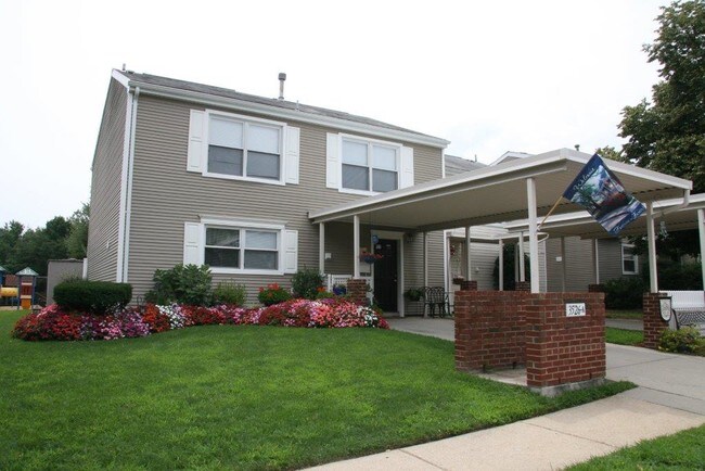 Casa con estacionamientos techado Patriot Ridge - Fort Meade On-Post Housing