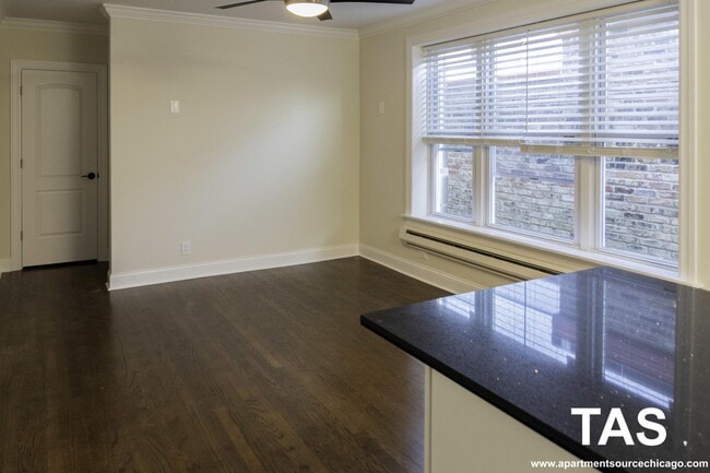Foto del edificio - 918 Green Bay Rd