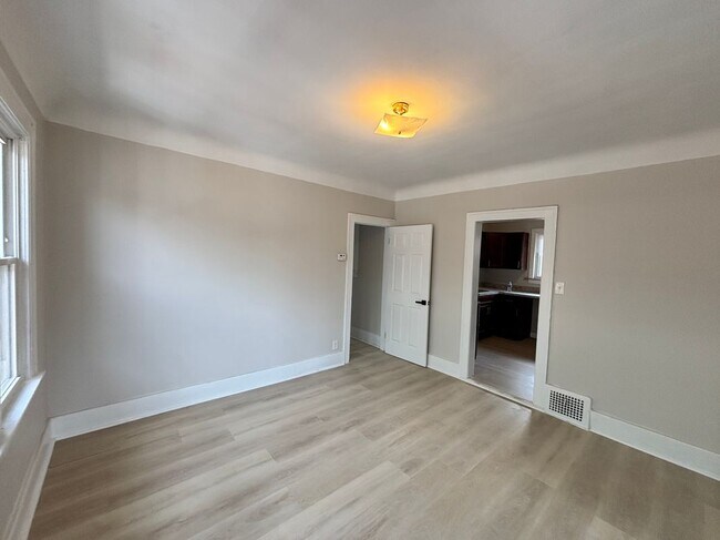 Foto del edificio - 3025 Tuxedo St