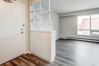 Building Photo - 105 Dixon St