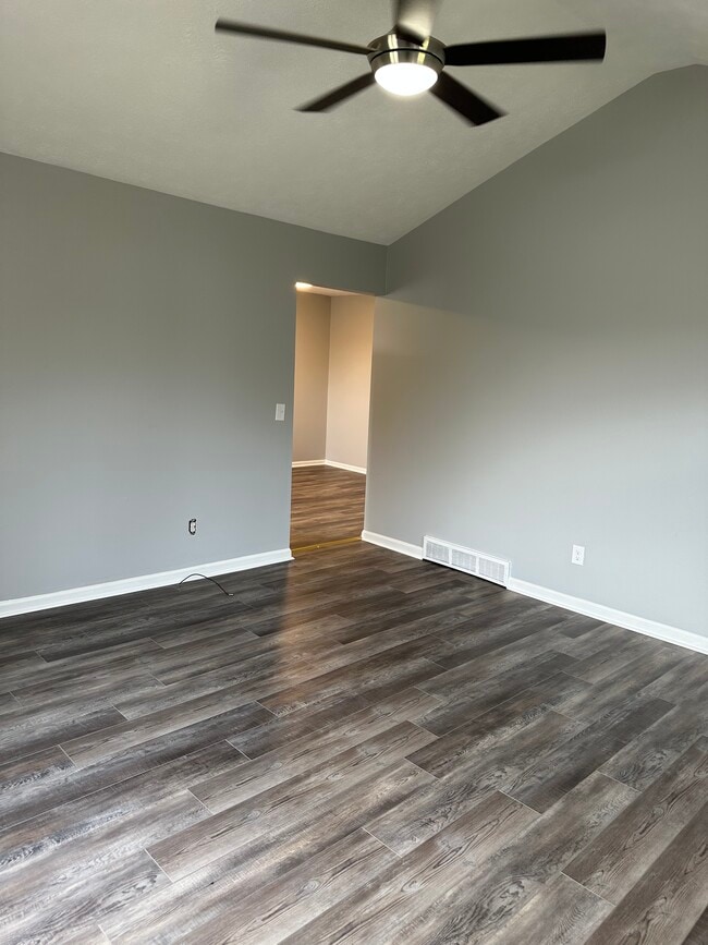 Living Room - 605 Buckingham Ln