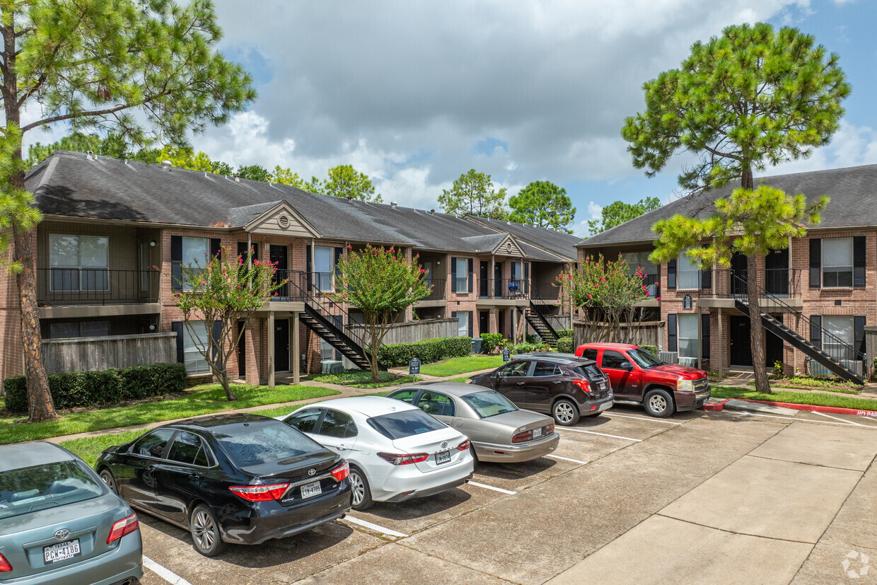 Primary Photo - Walnut Terrace Apartments