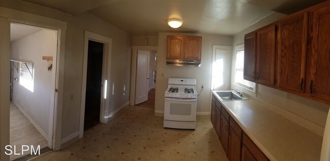 Foto del edificio - 2 br, 1 bath House - 2040 99th Ave