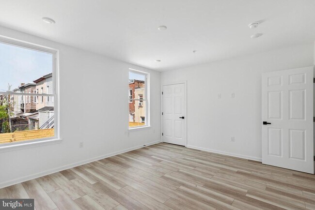 Foto del edificio - 890-92 N 42nd St