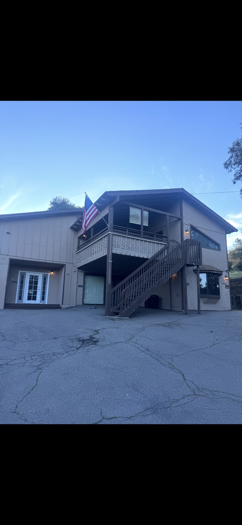 Building Photo - 3004 N Victoria Dr